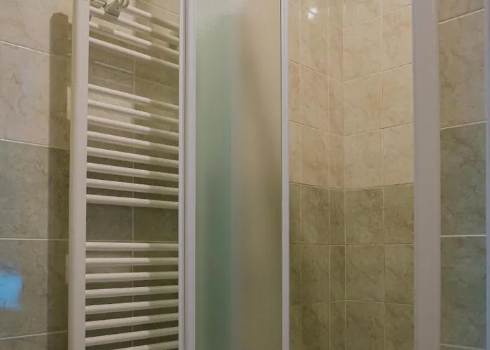 Oda ve Kahvaltı Erika 4*